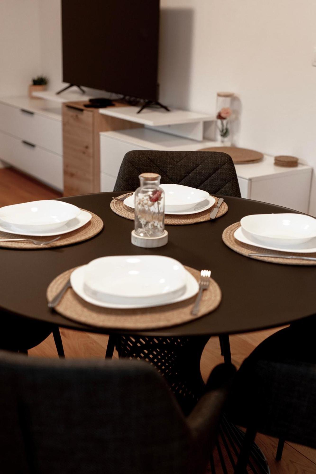 Aura Apartments Zirovnica Екстериор снимка