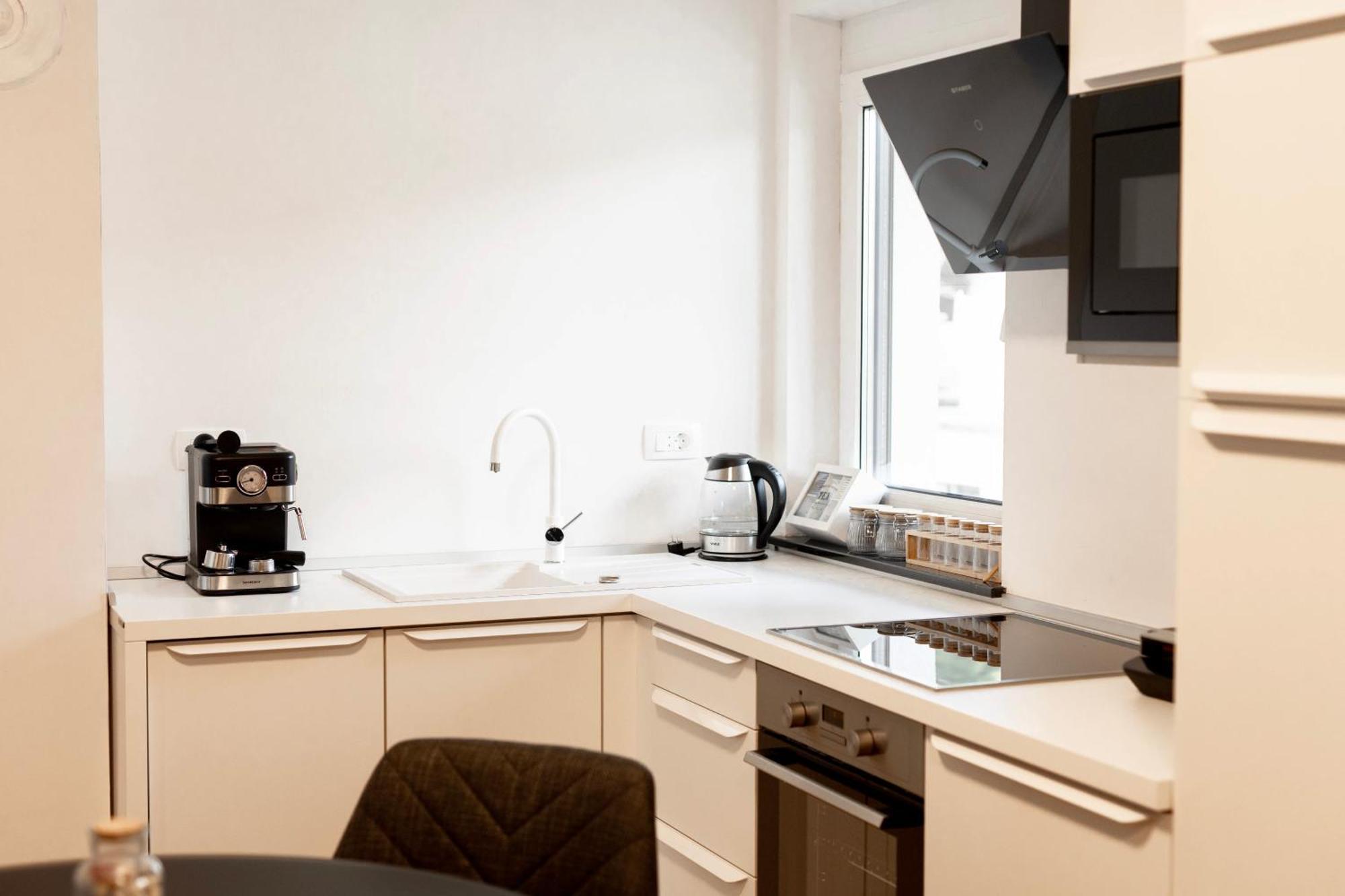 Aura Apartments Zirovnica Екстериор снимка