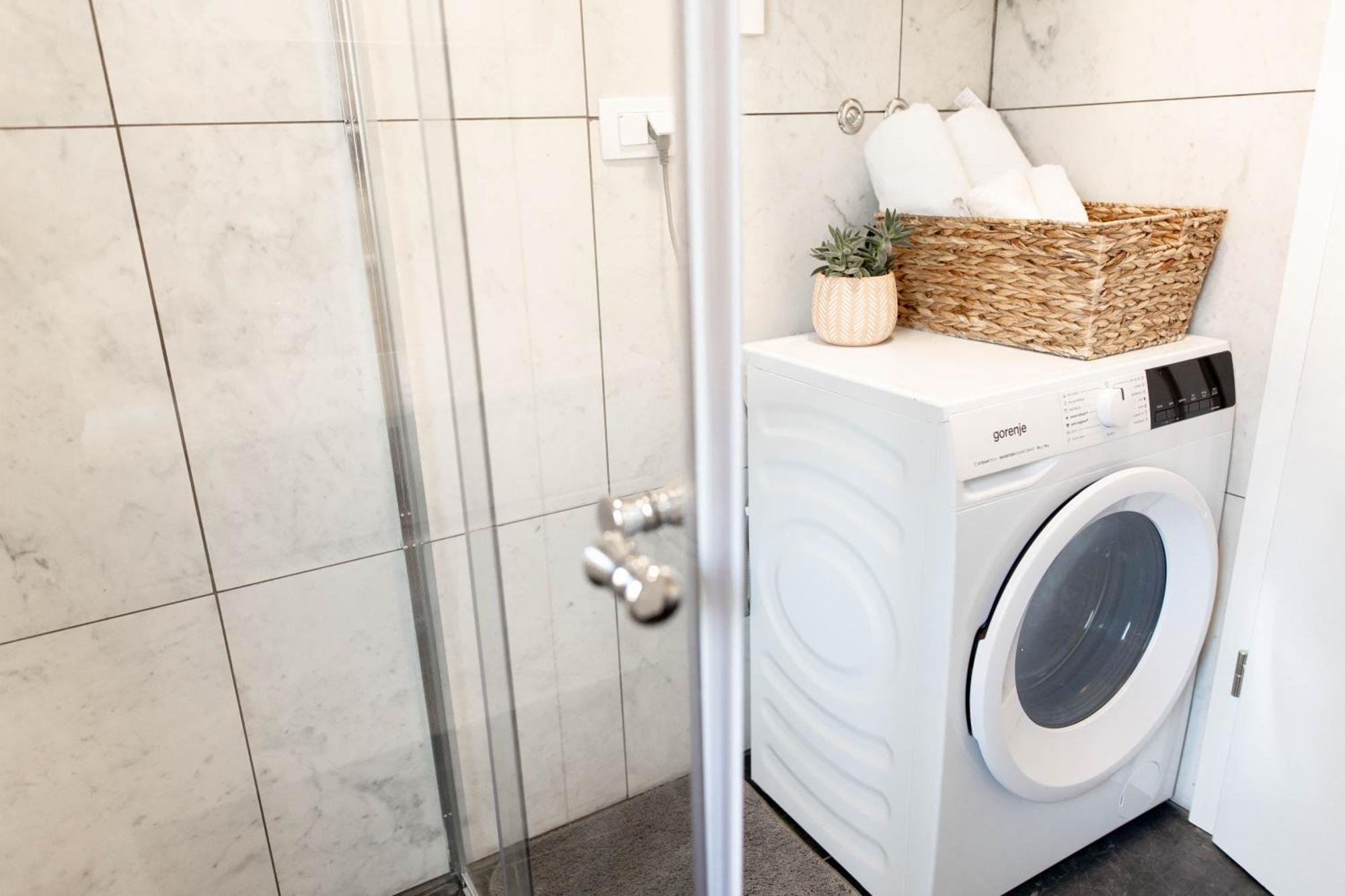 Aura Apartments Zirovnica Екстериор снимка