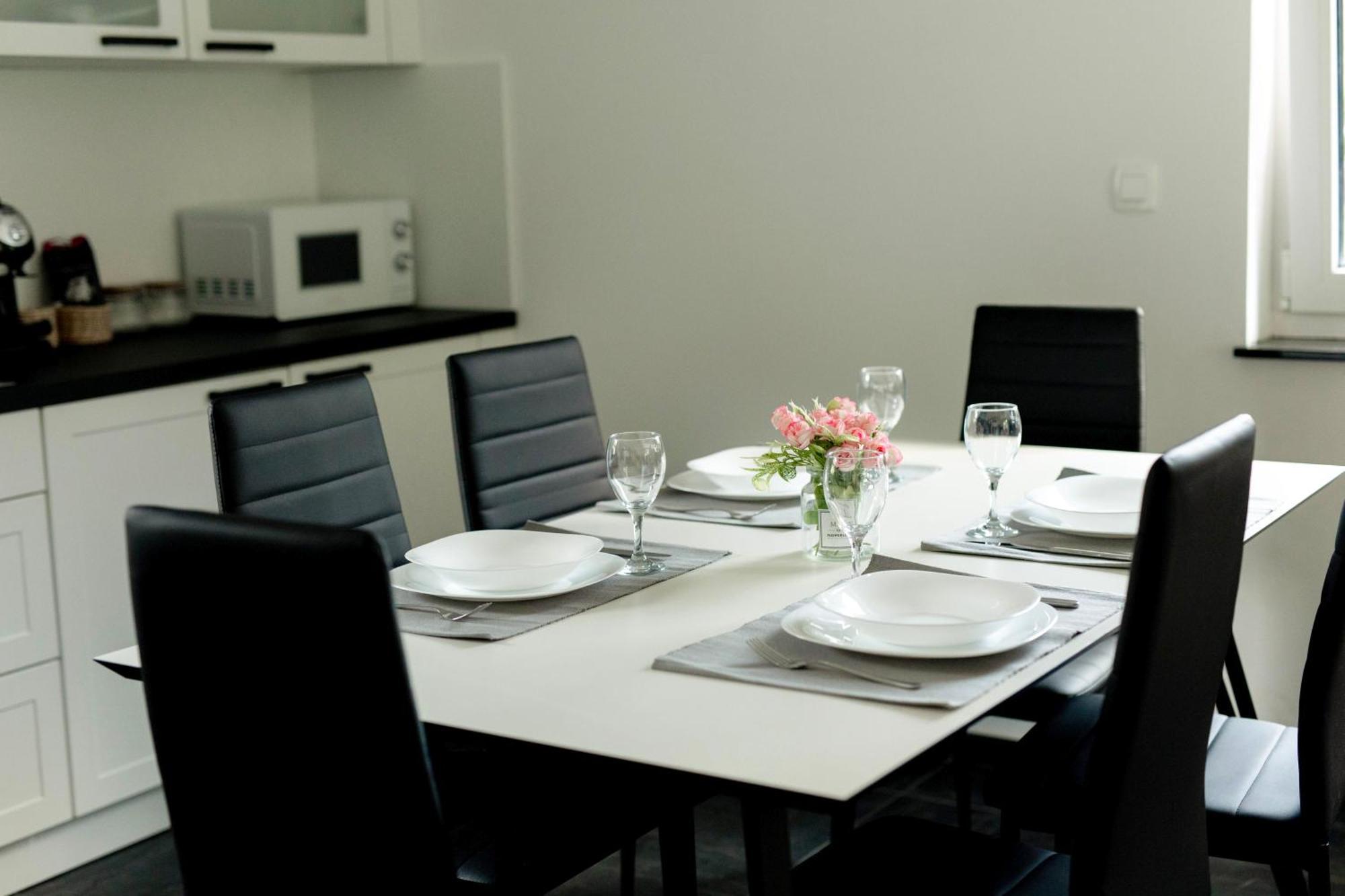 Aura Apartments Zirovnica Екстериор снимка