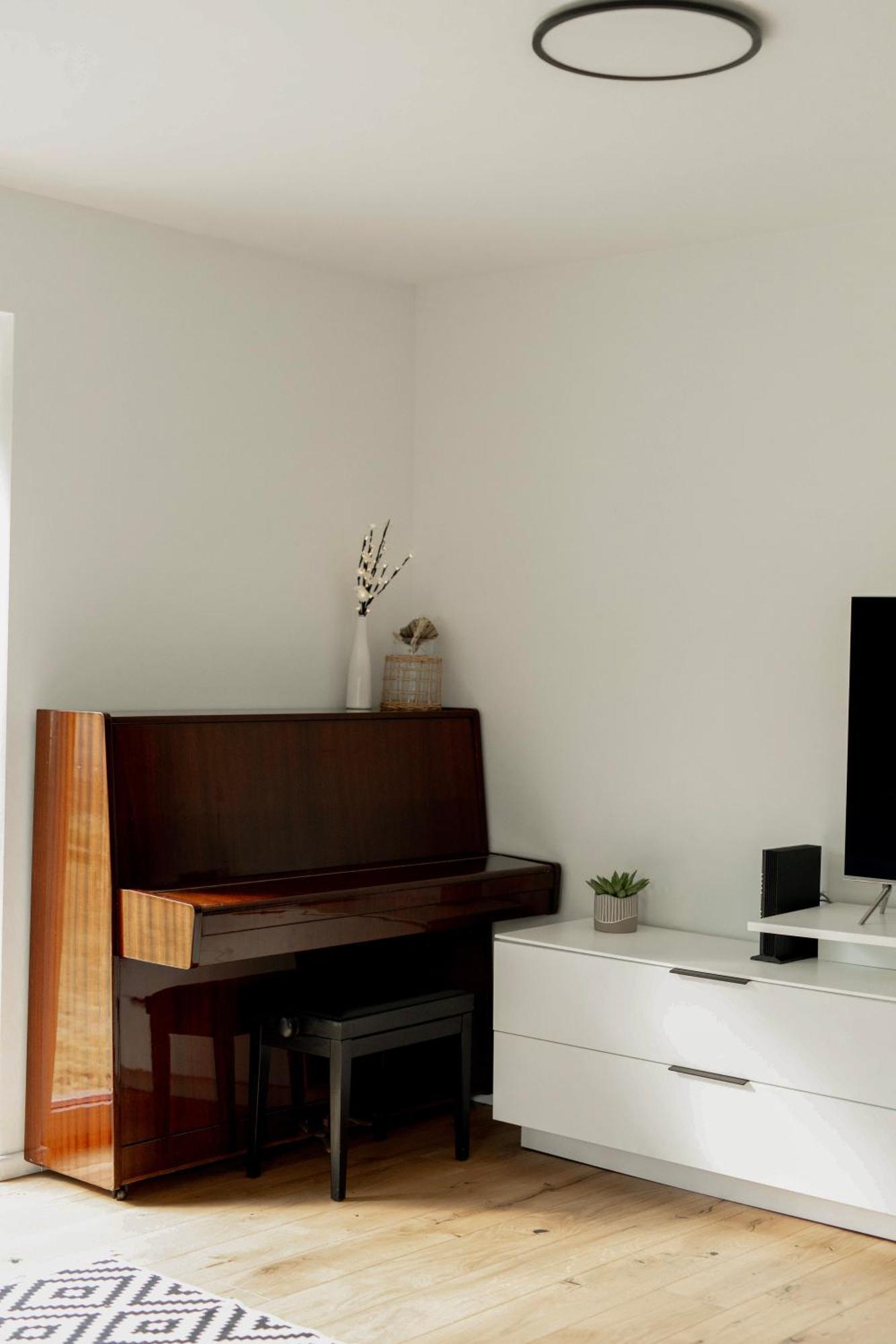 Aura Apartments Zirovnica Екстериор снимка